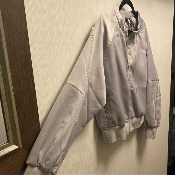 Adidas Silver Jacket - Picture 3 of 7
